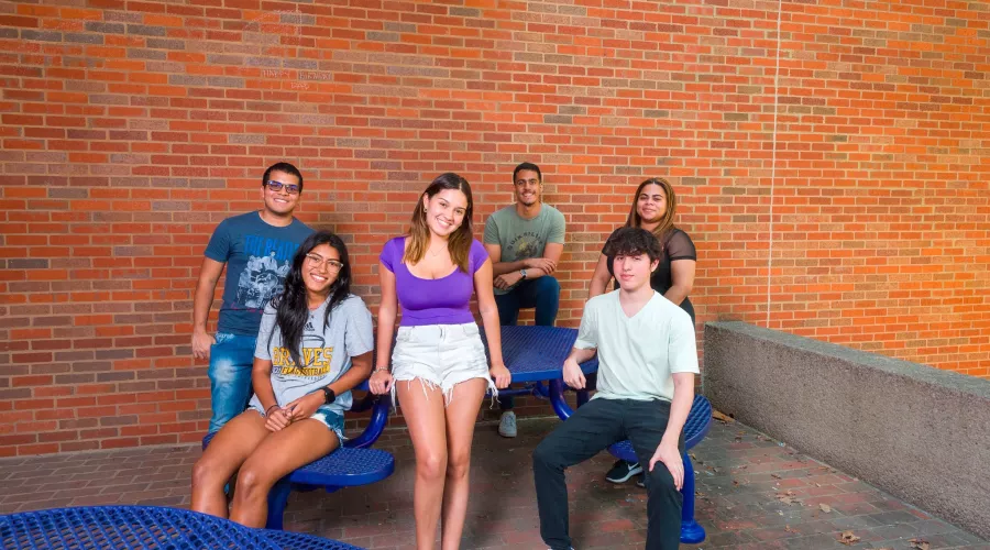 Jose Gonzalez, Mayeli Martinez, Alejandra Moreno, Justo Javier Rodriguez Pareda, Jusan Jose de Ycaza and Lausdrith Garcia Hernandez are among UofL's newest Panamanian students.